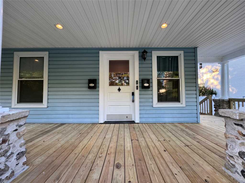 18 Edgewood Street, White Plains, NY 10605 - Photo 3 of 46