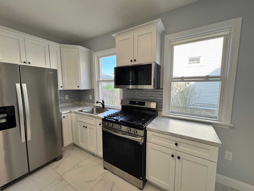 18 Edgewood Street, White Plains, NY 10605 - Photo 5 of 46