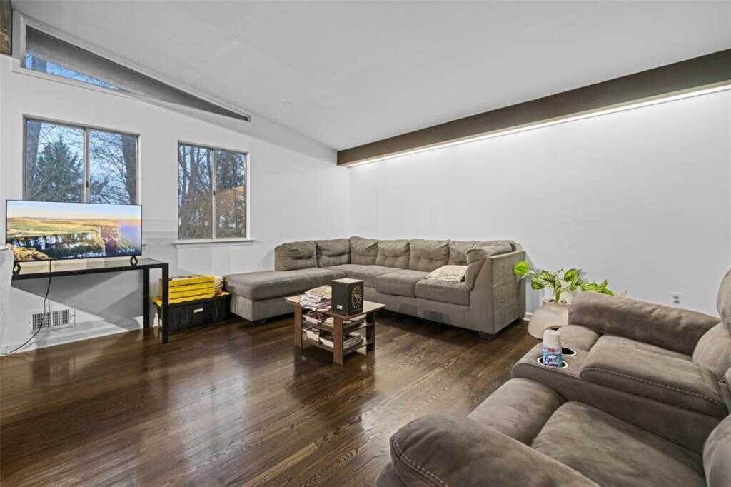 15 Gerardine Place, New City, NY 10956 - Photo 11 of 32