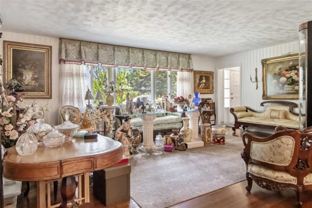 11 Hillside Court, Suffern, NY 10901 - Photo 7 of 43