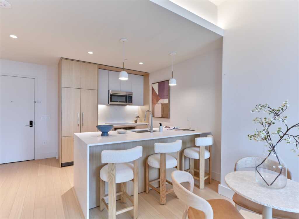 33 Westchester Place, Unit #10D, New Rochelle, NY 10801 - Photo 2 of 8