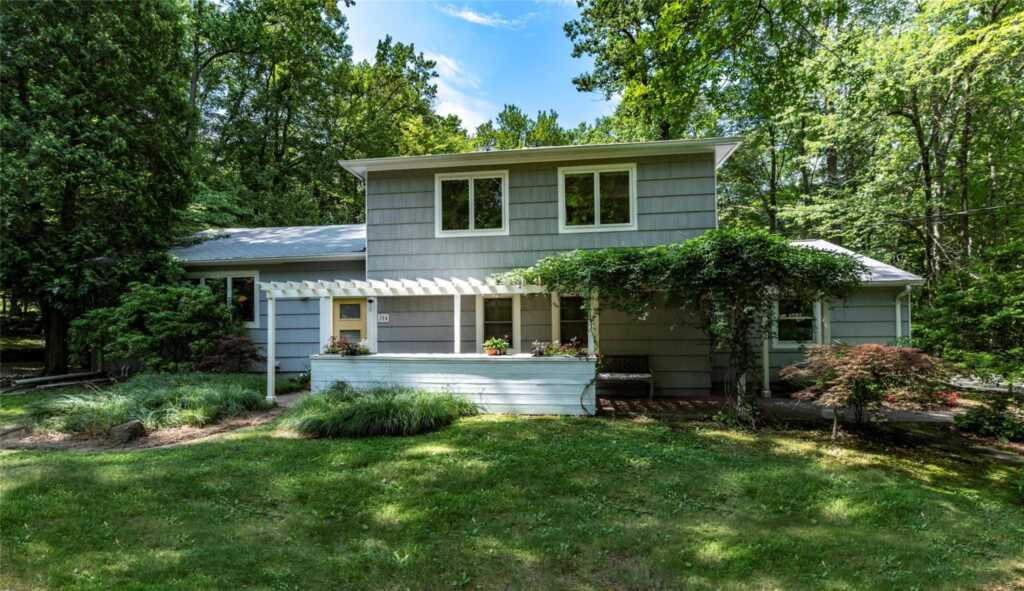 204 Radcliff Drive, Nyack, NY 10960 - Photo 2 of 44