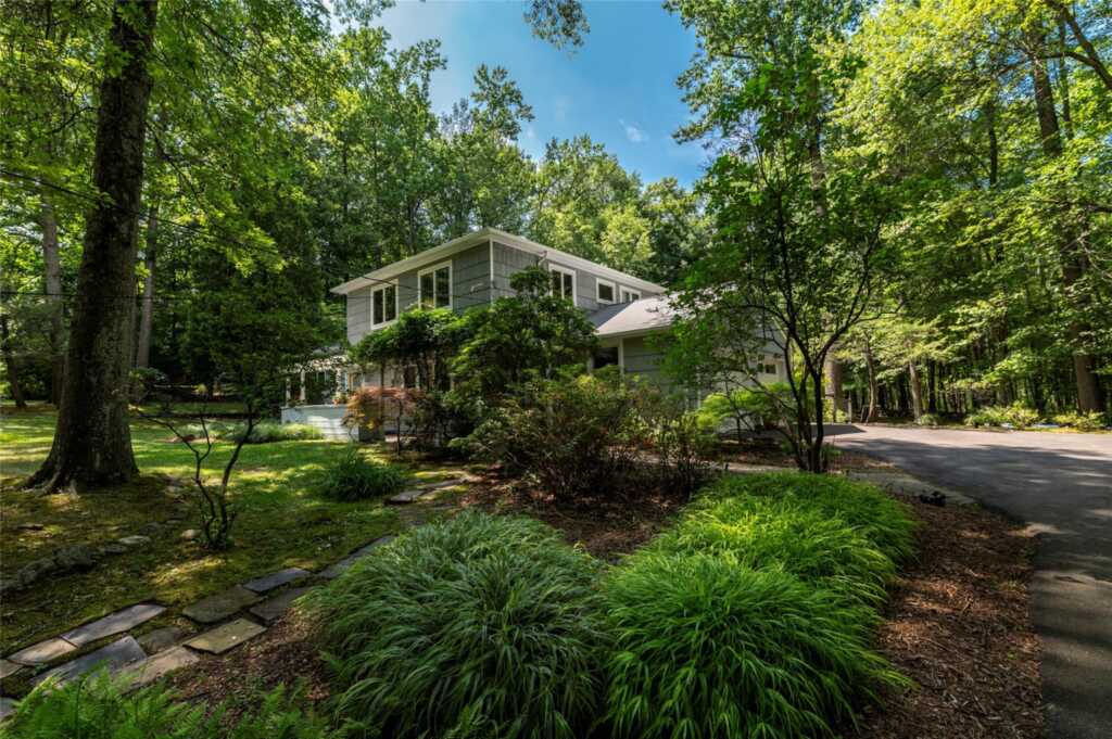 204 Radcliff Drive, Nyack, NY 10960 - Photo 3 of 44