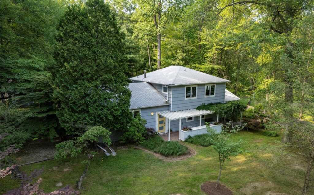 204 Radcliff Drive, Nyack, NY 10960 - Photo 5 of 44