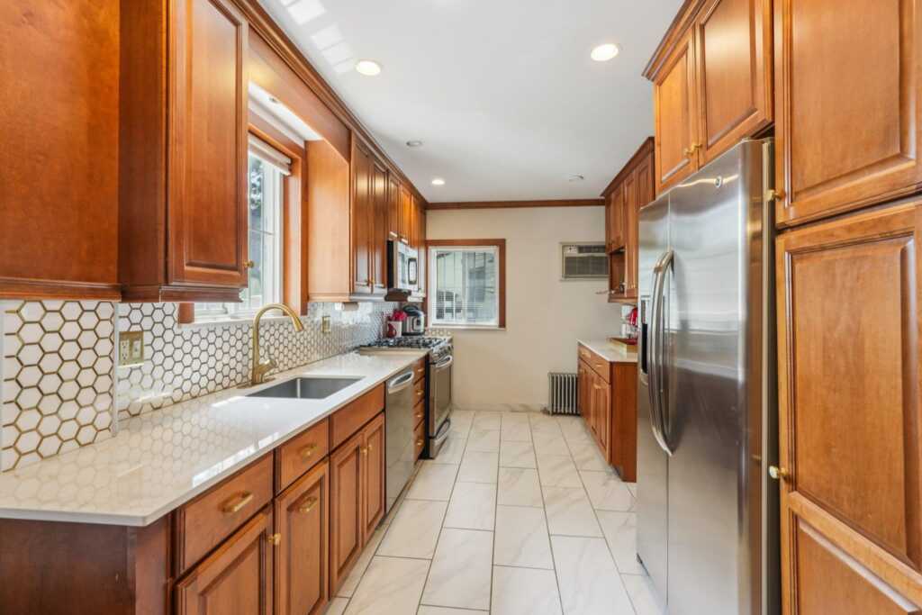 3 Bryant Avenue, White Plains, NY 10605 - Photo 10 of 50