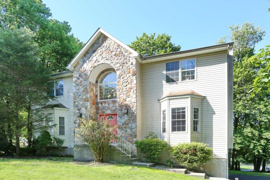 67 Airmont Road, Suffern, NY 10901