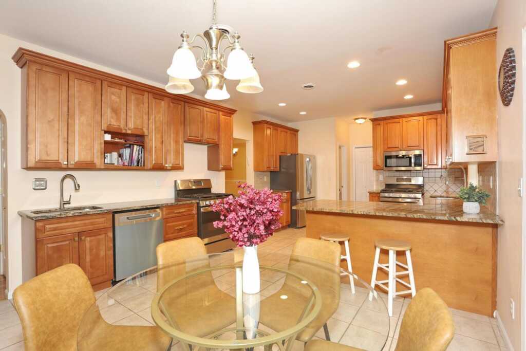 67 Airmont Road, Suffern, NY 10901 - Photo 5 of 37