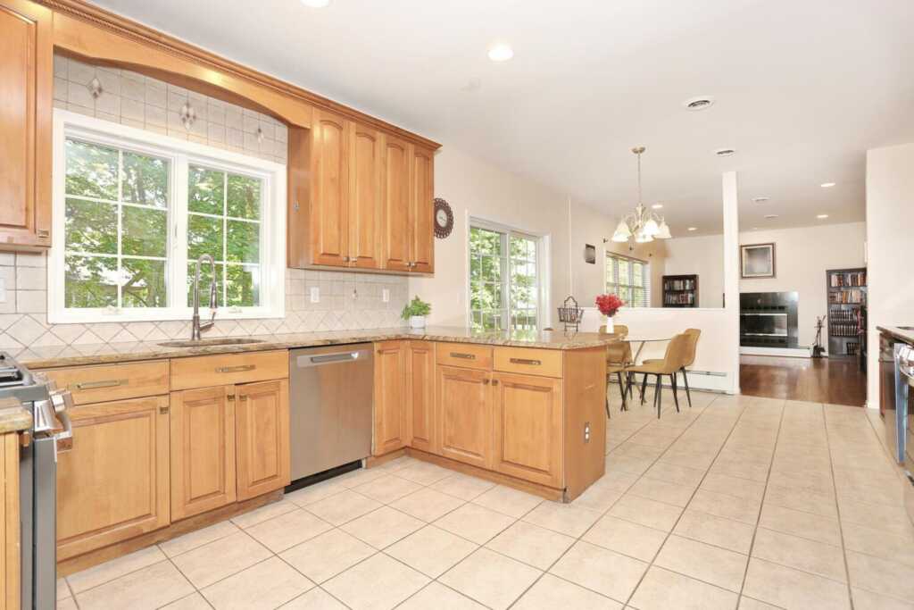 67 Airmont Road, Suffern, NY 10901 - Photo 6 of 37
