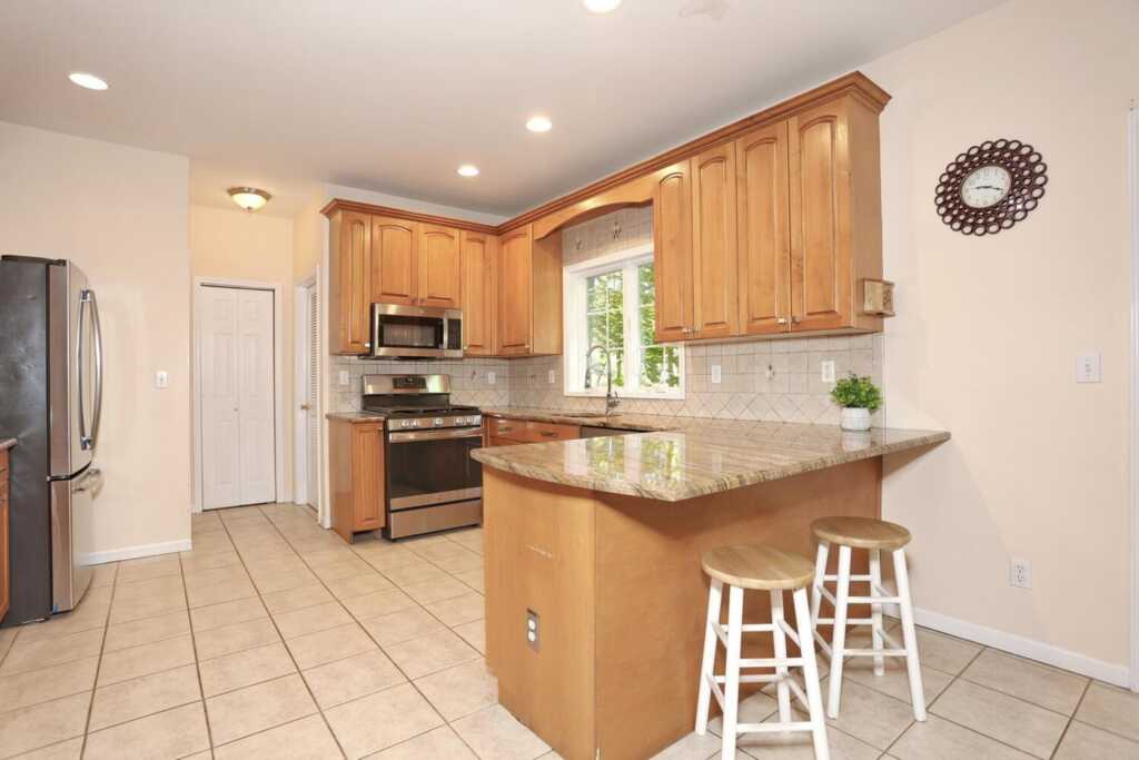 67 Airmont Road, Suffern, NY 10901 - Photo 7 of 37