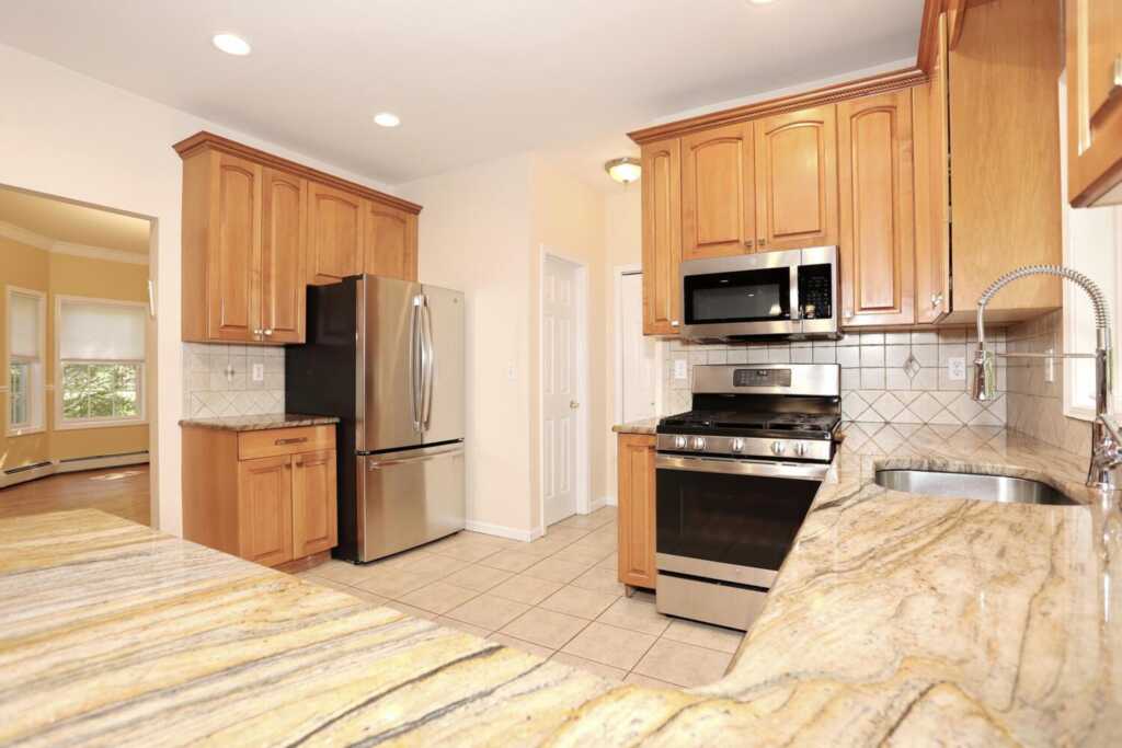 67 Airmont Road, Suffern, NY 10901 - Photo 9 of 37