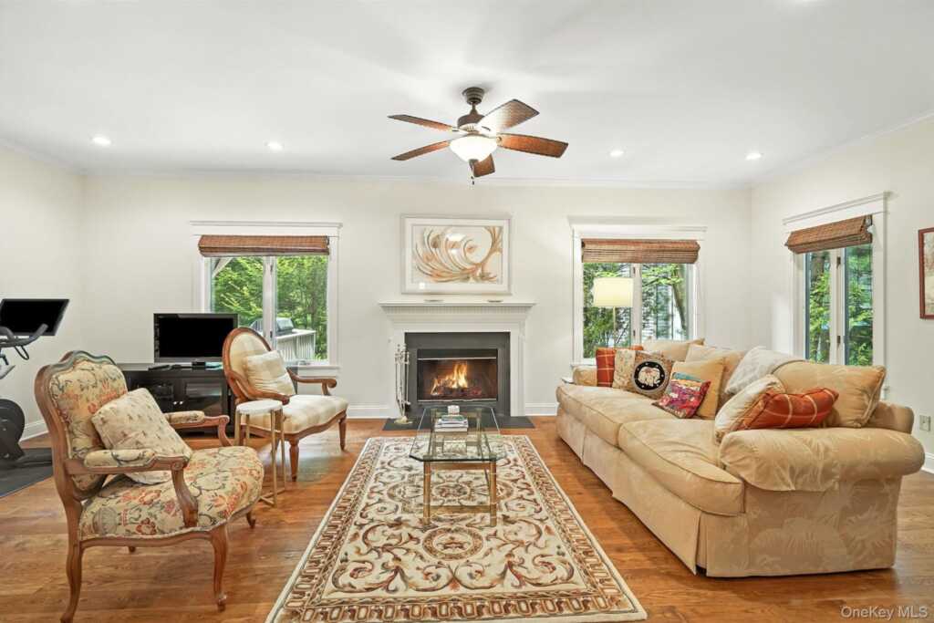 133 Woodbrook Road, White Plains, NY 10605 - Photo 2 of 47