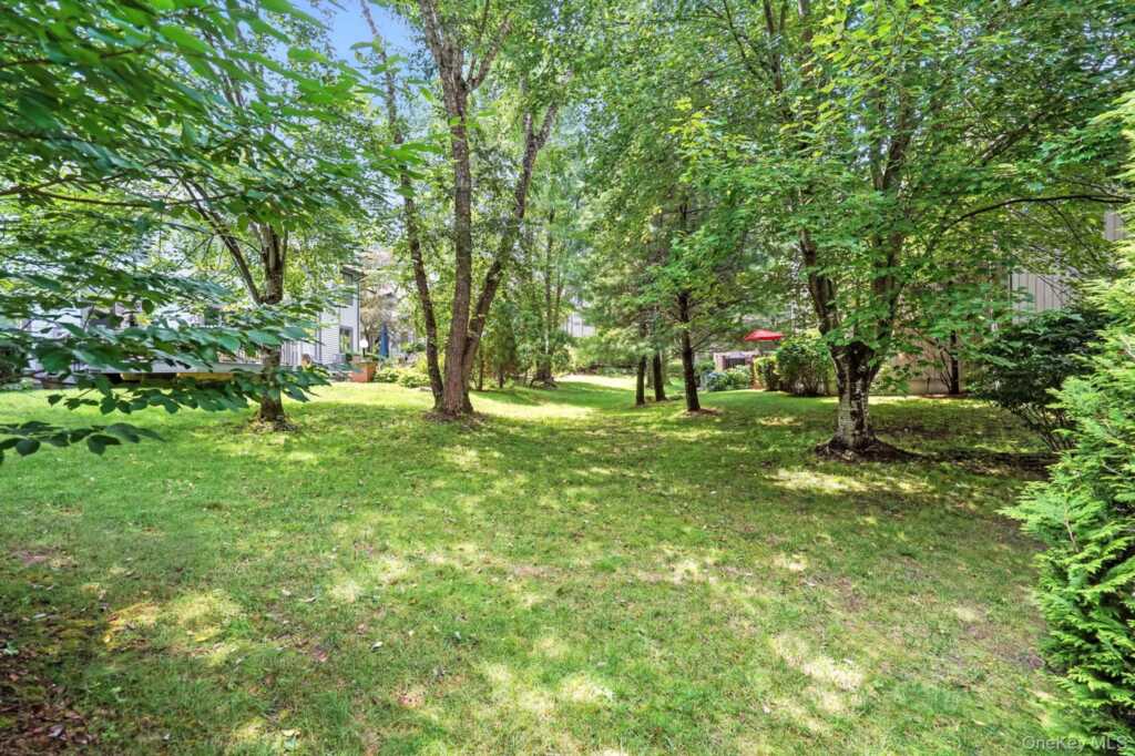 133 Woodbrook Road, White Plains, NY 10605 - Photo 23 of 47