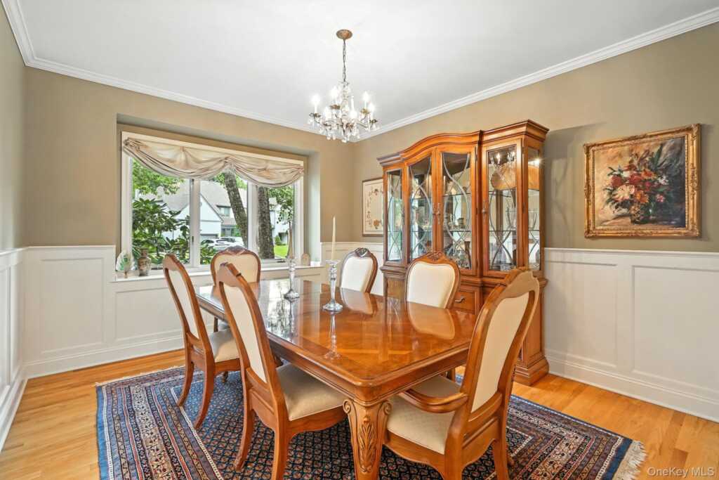 133 Woodbrook Road, White Plains, NY 10605 - Photo 4 of 47