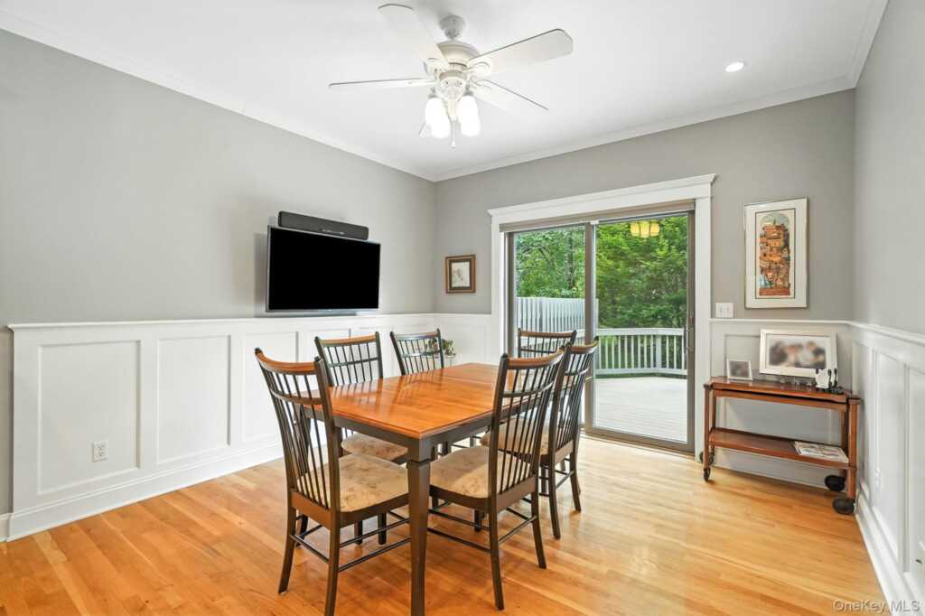 133 Woodbrook Road, White Plains, NY 10605 - Photo 8 of 47