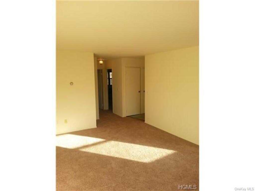 796-800 Brookridge Dr., Unit #90, Valley Cottage, NY 10989 - Photo 2 of 5
