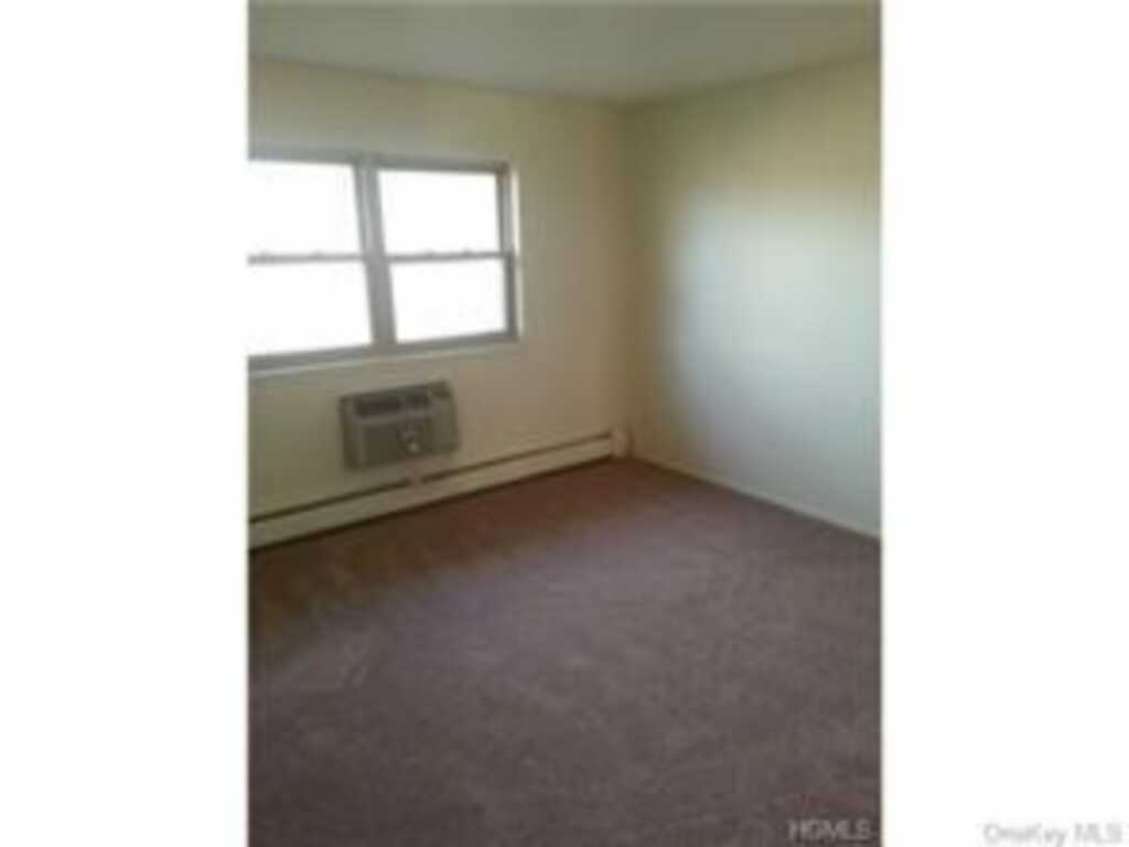 796-800 Brookridge Dr., Unit #90, Valley Cottage, NY 10989 - Photo 4 of 5