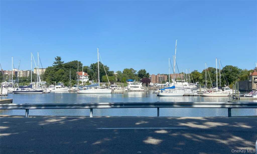 45 Davis Avenue, New Rochelle, NY 10805 - Photo 17 of 19