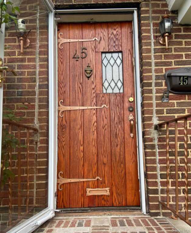 45 Davis Avenue, New Rochelle, NY 10805 - Photo 2 of 19