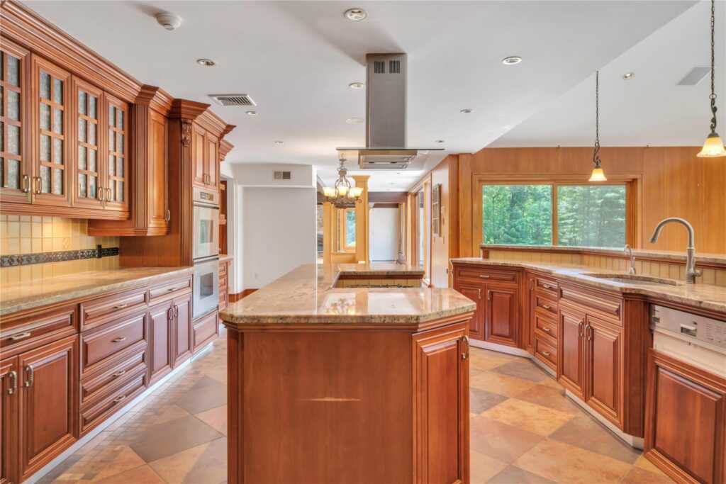 597 Mountain Road, New City, NY 10956 - Photo 12 of 49