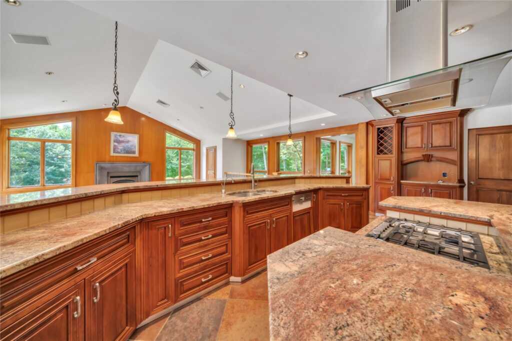 597 Mountain Road, New City, NY 10956 - Photo 13 of 49