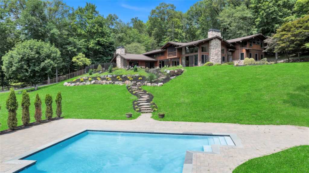 597 Mountain Road, New City, NY 10956 - Photo 6 of 49