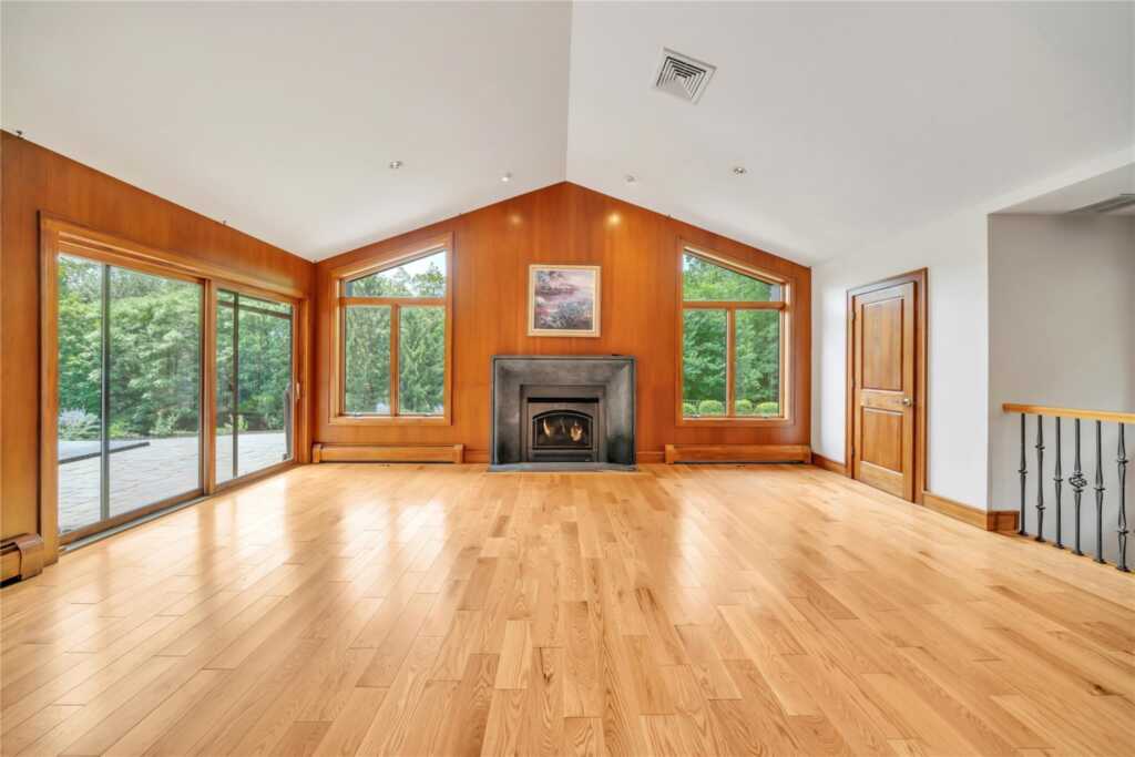 597 Mountain Road, New City, NY 10956 - Photo 8 of 49