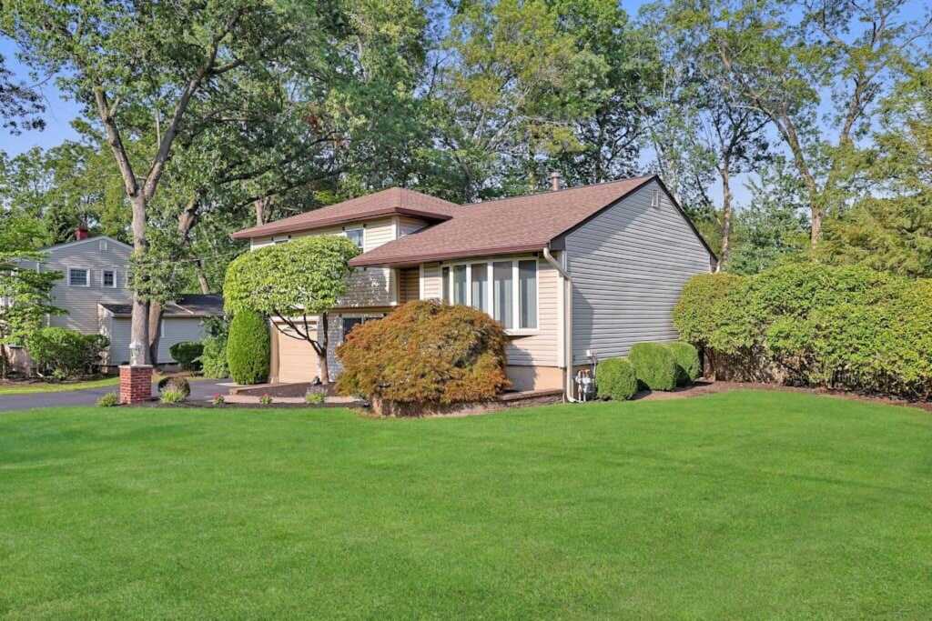 99 Shetland Drive, New City, NY 10956 - Photo 2 of 36