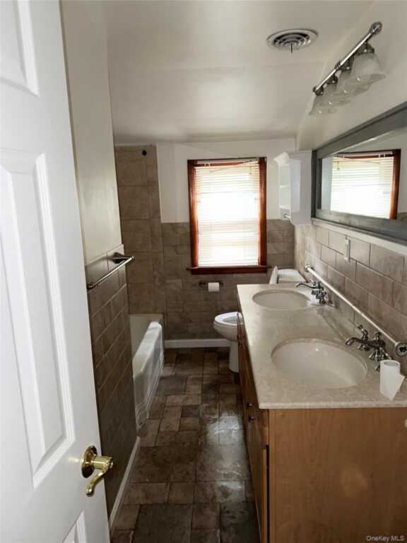 144 Railroad Avenue, Unit #Upstairs#, Pearl River, NY 10965 - Photo 15 of 20