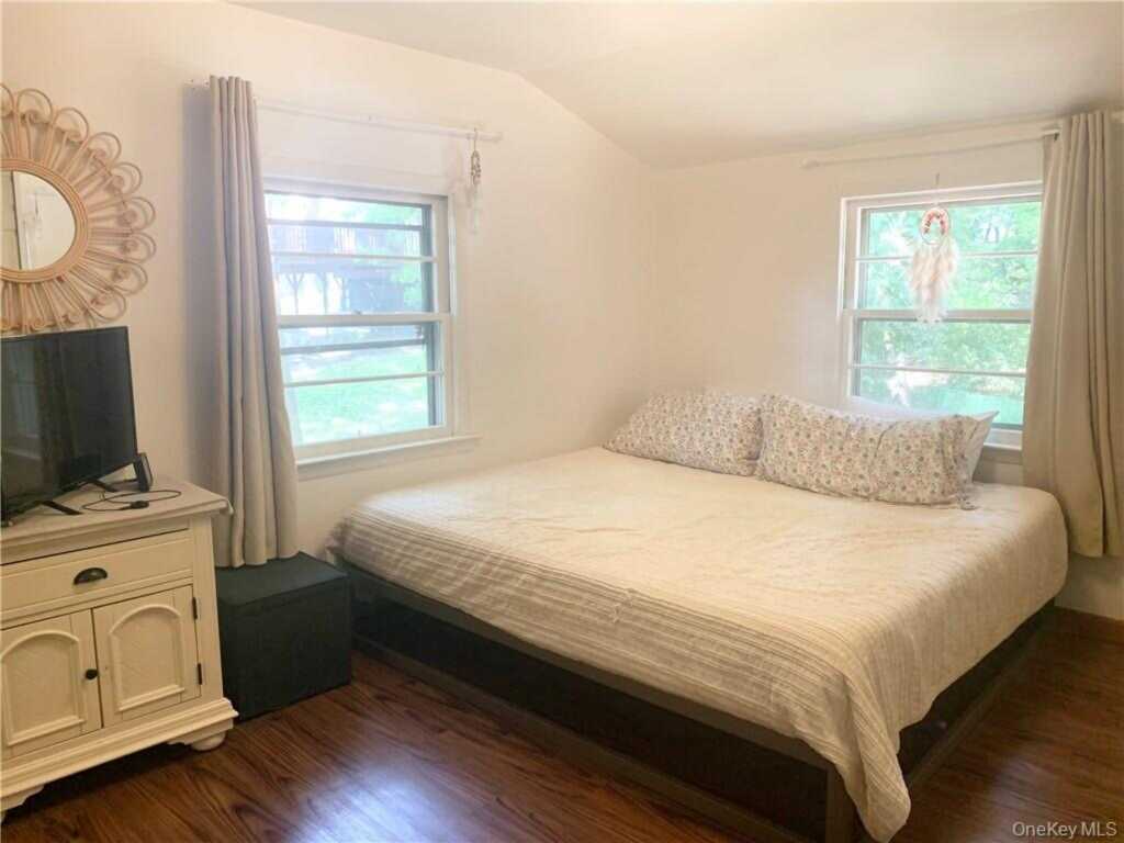 144 Railroad Avenue, Unit #Upstairs#, Pearl River, NY 10965 - Photo 4 of 20