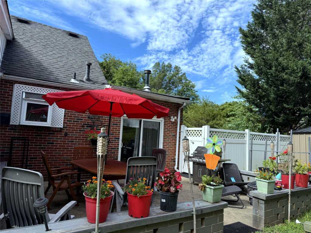 8 Windmill Lane, New City, NY 10956 - Photo 6 of 39