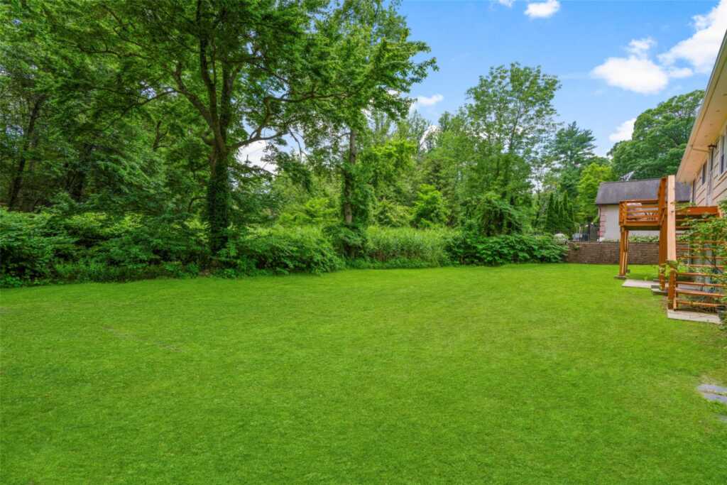 50 Puritan Drive, New Rochelle, NY 10583 - Photo 28 of 29