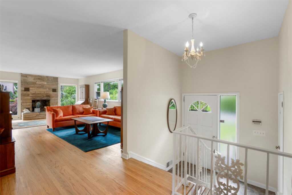 50 Puritan Drive, New Rochelle, NY 10583 - Photo 3 of 29