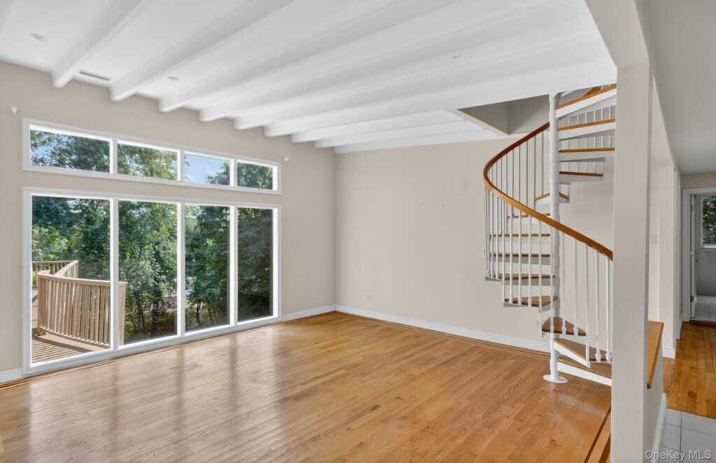 21 Hillside Court, Suffern, NY 10901 - Photo 17 of 25