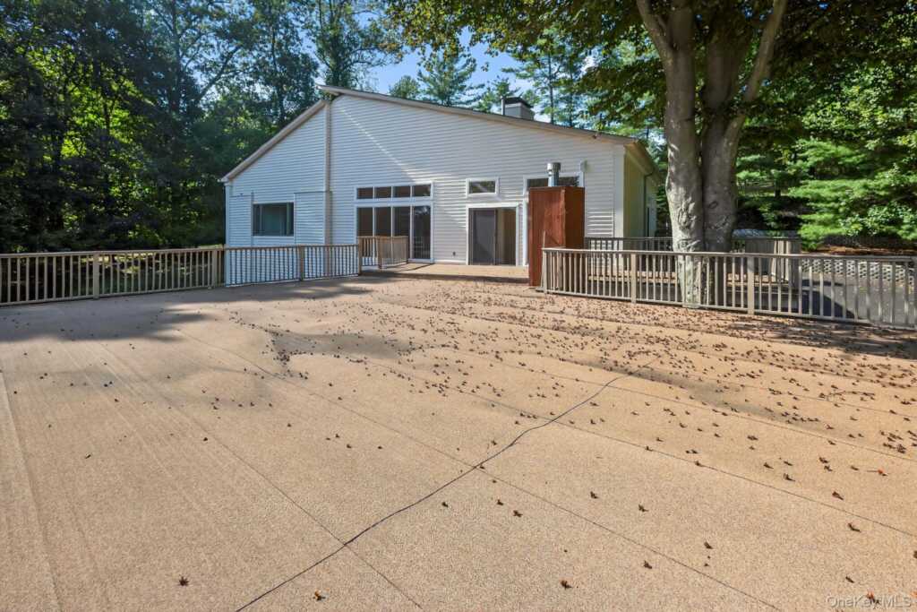 21 Hillside Court, Suffern, NY 10901 - Photo 2 of 25