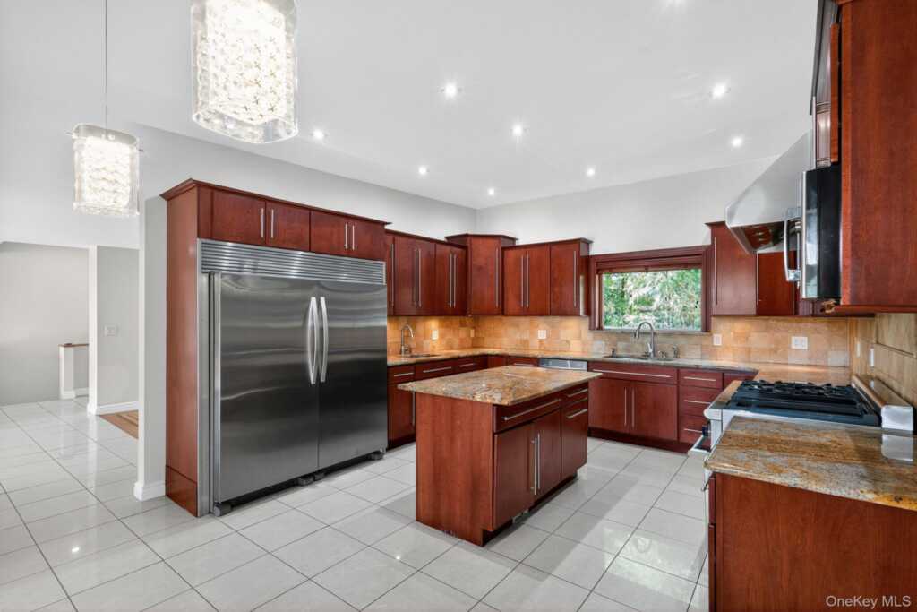 21 Hillside Court, Suffern, NY 10901 - Photo 21 of 25