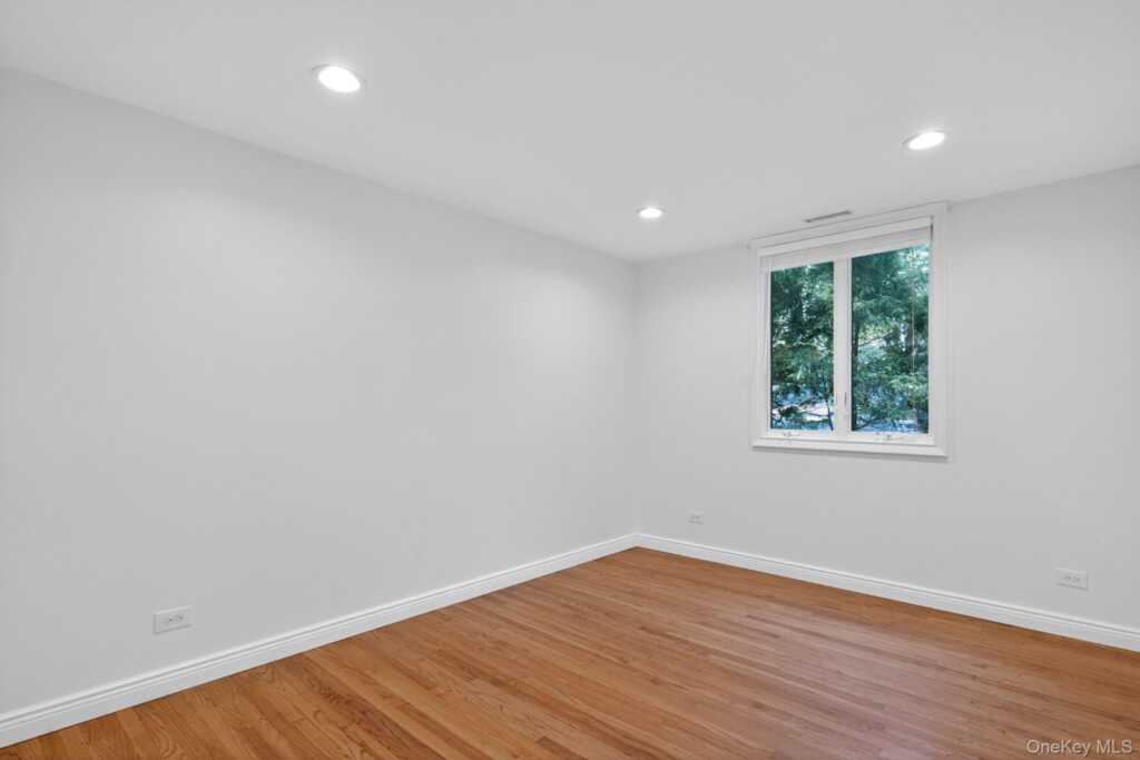 21 Hillside Court, Suffern, NY 10901 - Photo 23 of 25