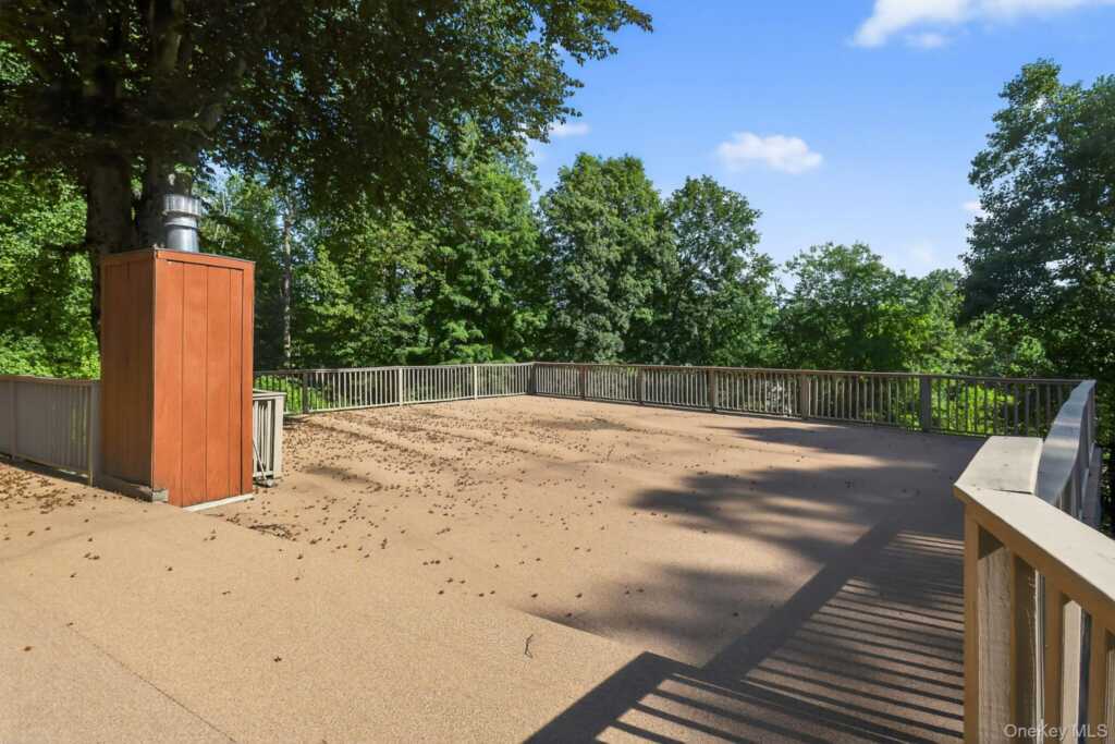 21 Hillside Court, Suffern, NY 10901 - Photo 3 of 25