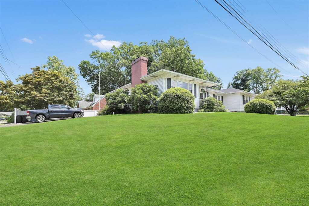 25 Minerick Drive, Stony Point, NY 10980 - Photo 3 of 31