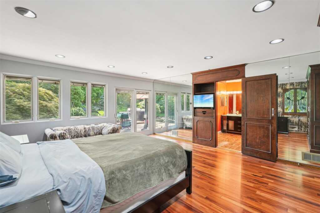 8 Lisa Lane, New City, NY 10956 - Photo 13 of 49