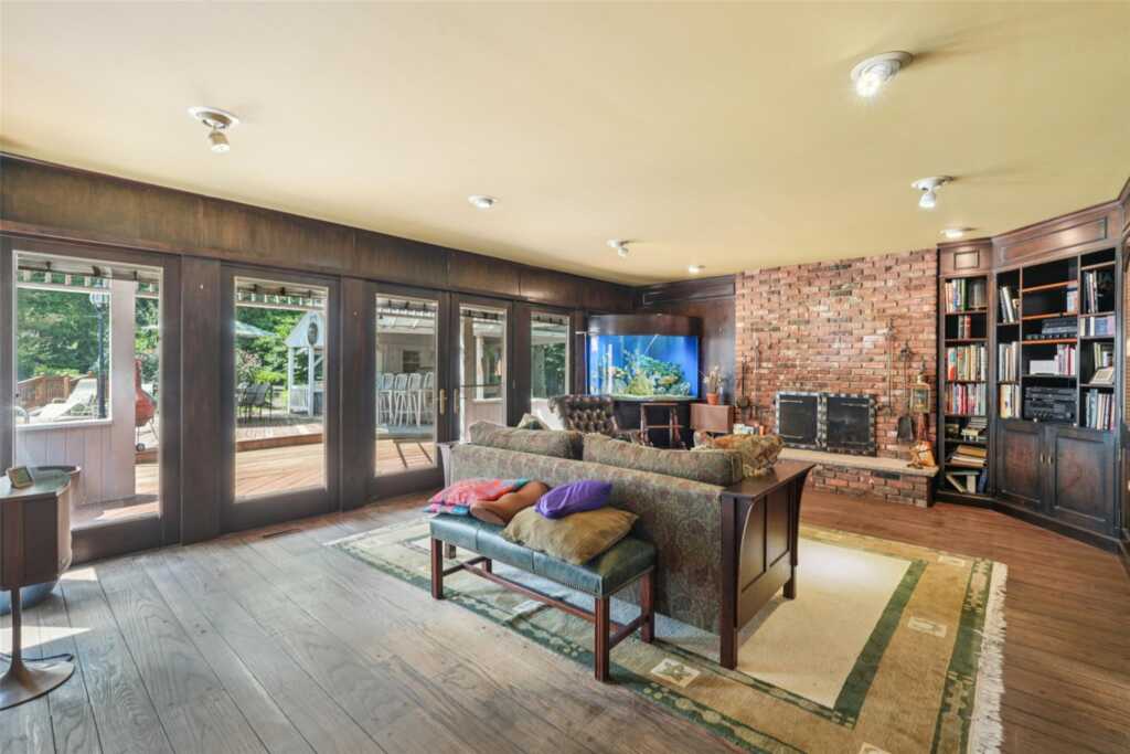 8 Lisa Lane, New City, NY 10956 - Photo 7 of 49