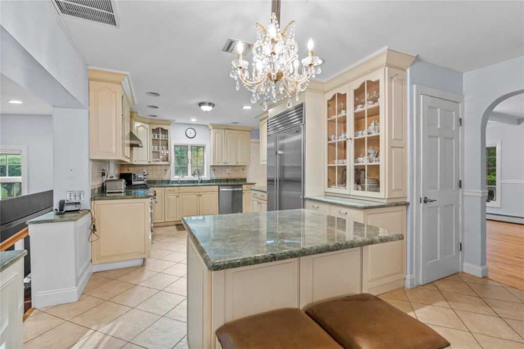 173 Strawtown Road, New City, NY 10956 - Photo 10 of 50