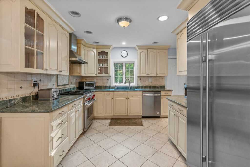 173 Strawtown Road, New City, NY 10956 - Photo 5 of 50