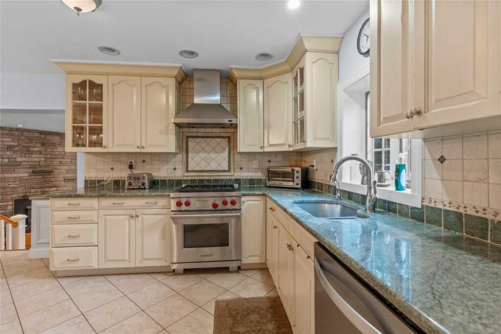 173 Strawtown Road, New City, NY 10956 - Photo 7 of 50