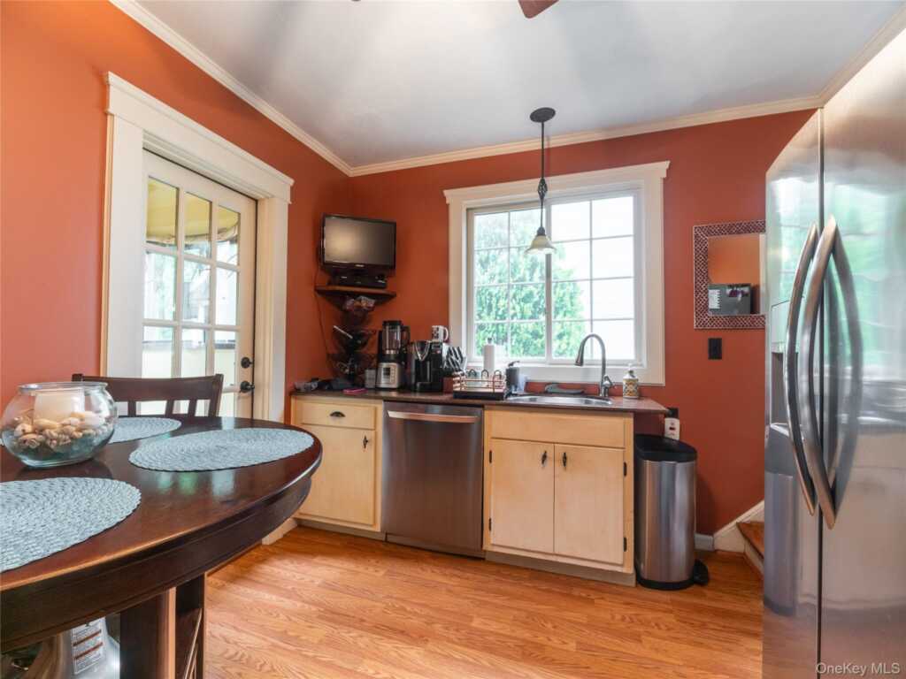 256 Regent Street, Rye, NY 10573 - Photo 12 of 22