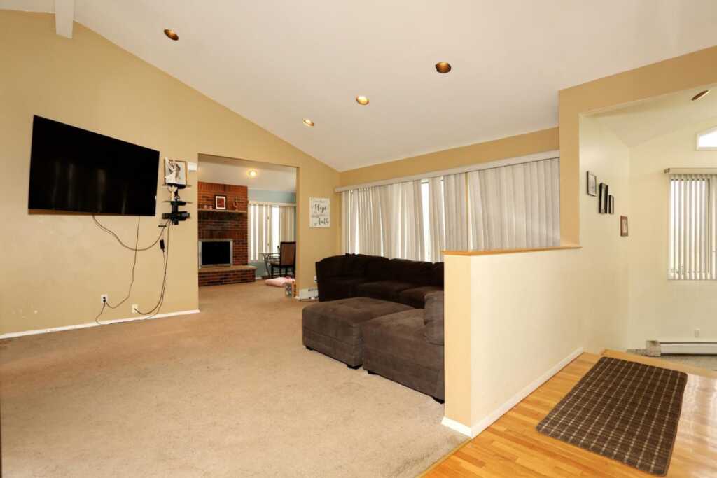40 Yale Drive, New City, NY 10956 - Photo 2 of 23