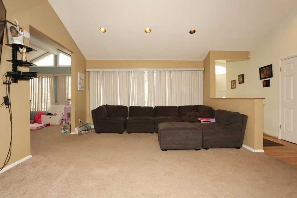 40 Yale Drive, New City, NY 10956 - Photo 3 of 23