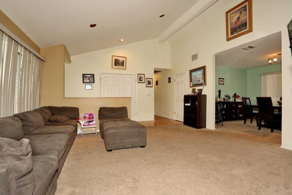 40 Yale Drive, New City, NY 10956 - Photo 4 of 23