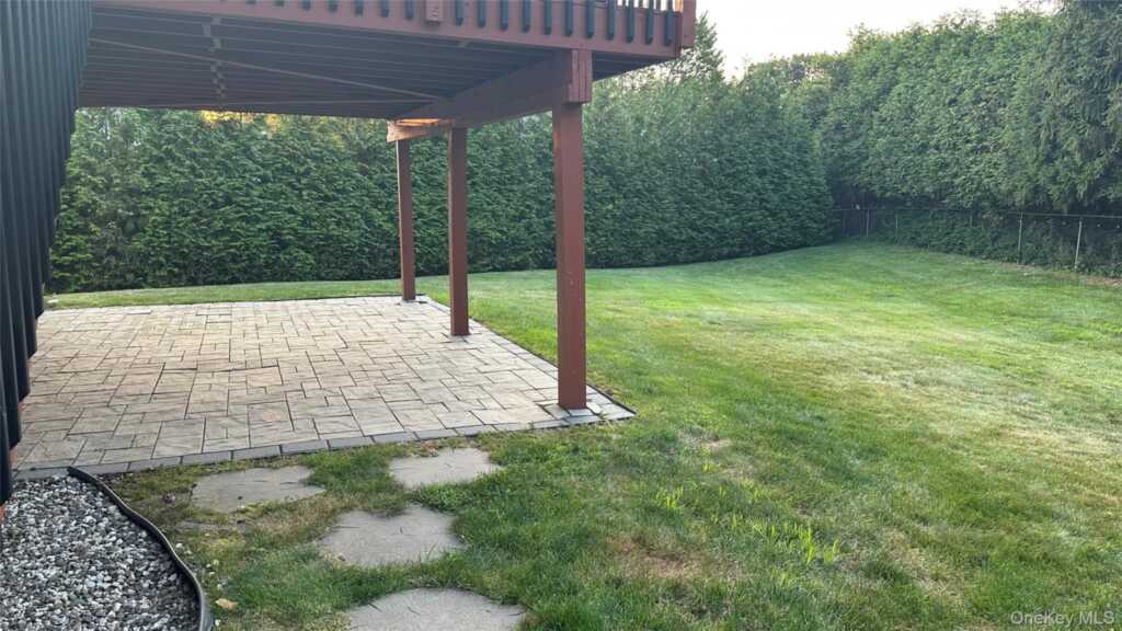 8 Spur Drive, Nanuet, NY 10954 - Photo 26 of 30