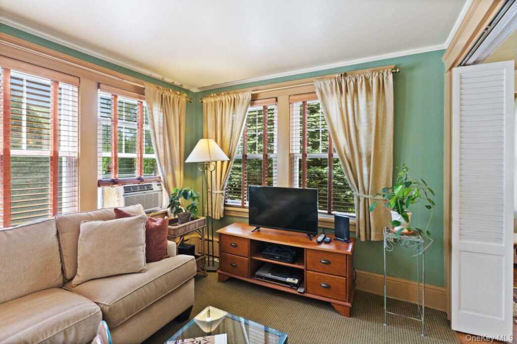 117 Perth Avenue, New Rochelle, NY 10804 - Photo 17 of 37