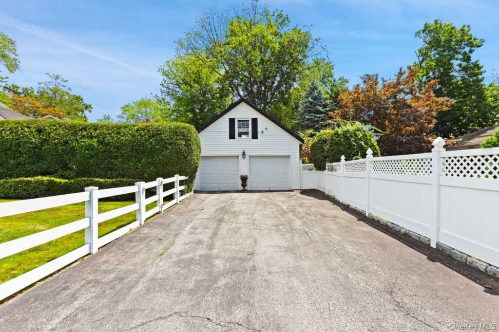 117 Perth Avenue, New Rochelle, NY 10804 - Photo 7 of 37